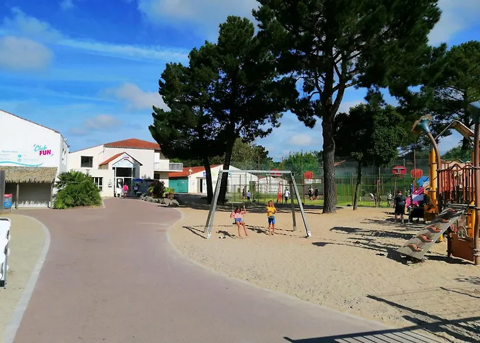 Κάμπινγκ Mobil Le Rimbaud - 4/6 Pers - 2 Ch - 2 Sdb Σαιν-Ζαν-ντε-Μον